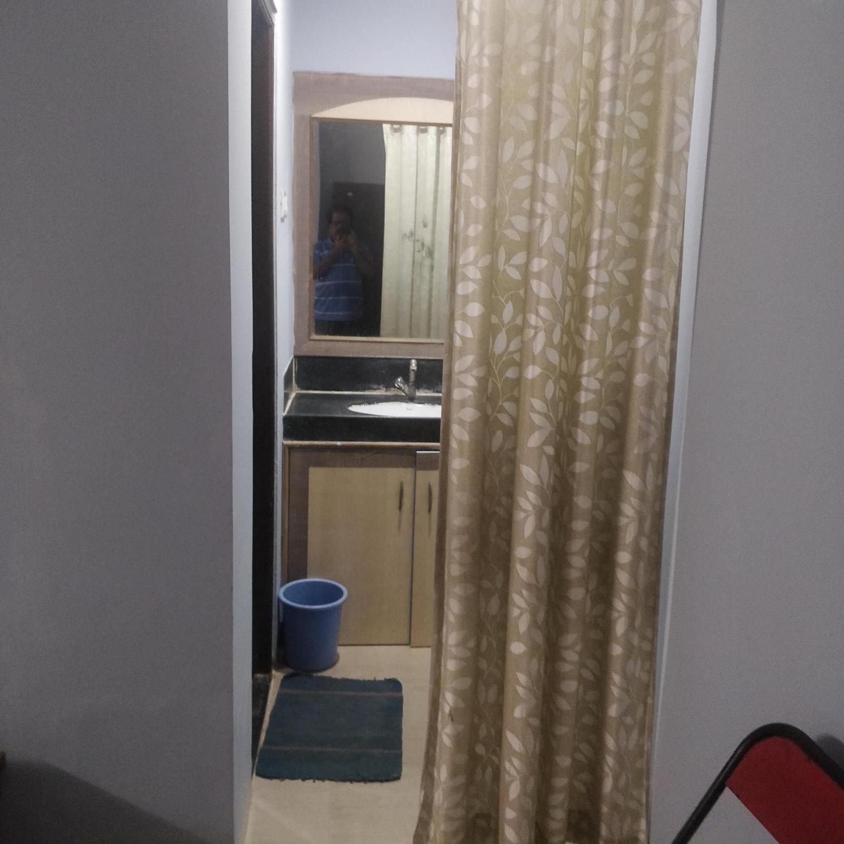 Hotel Delta Executive Ширді Екстер'єр фото