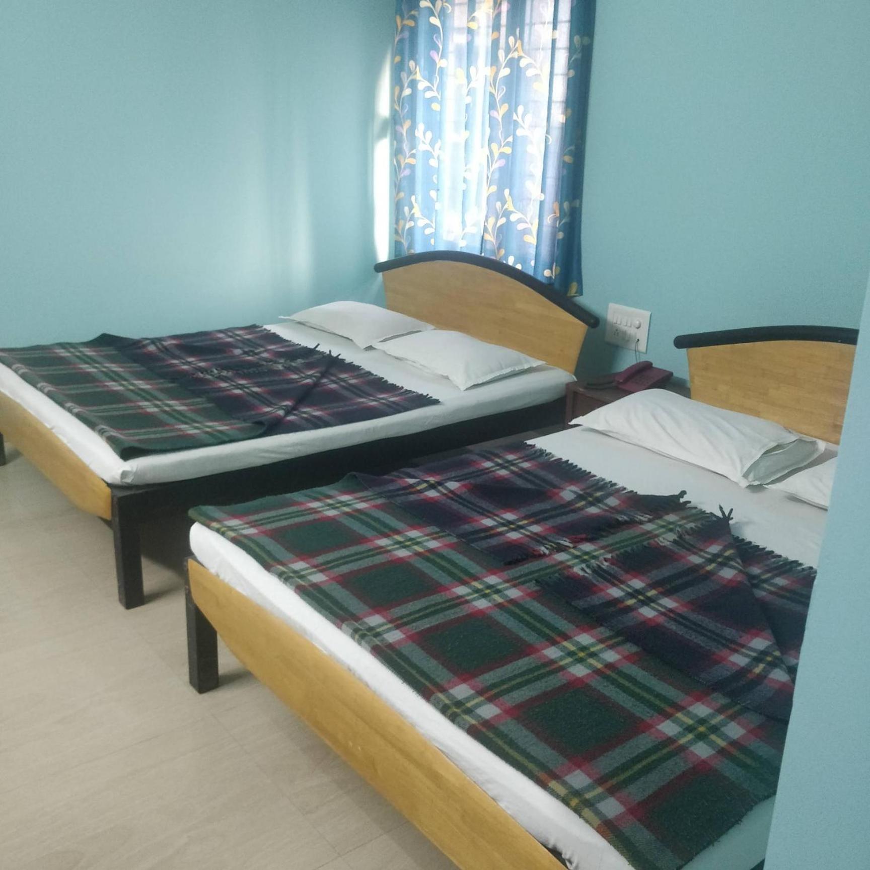 Hotel Delta Executive Ширді Екстер'єр фото