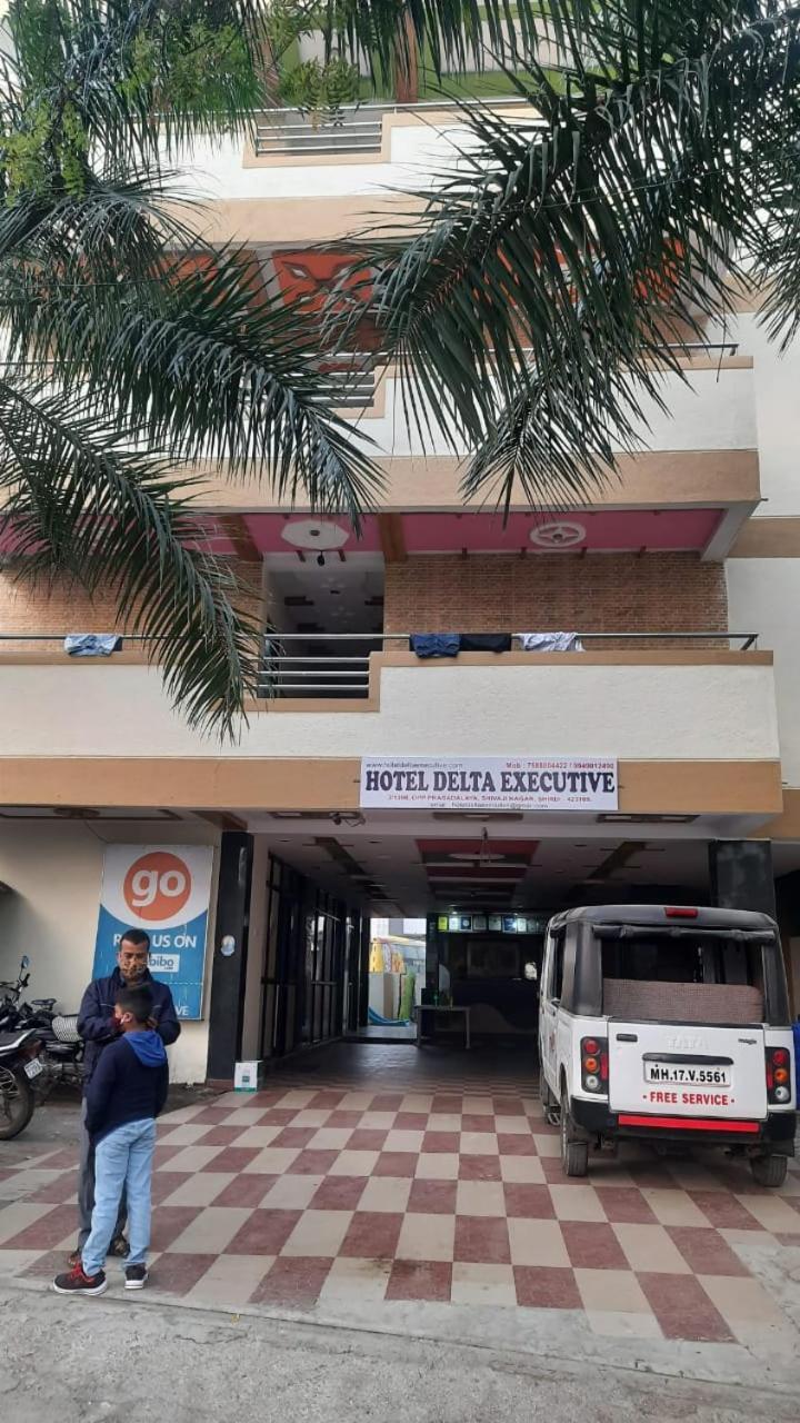 Hotel Delta Executive Ширді Екстер'єр фото