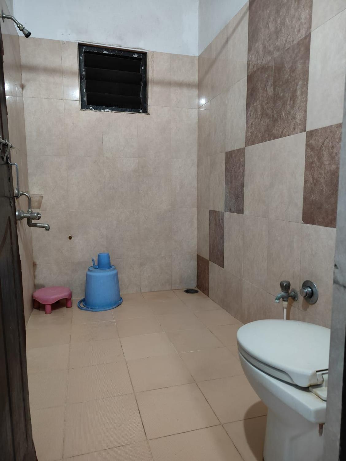 Hotel Delta Executive Ширді Екстер'єр фото
